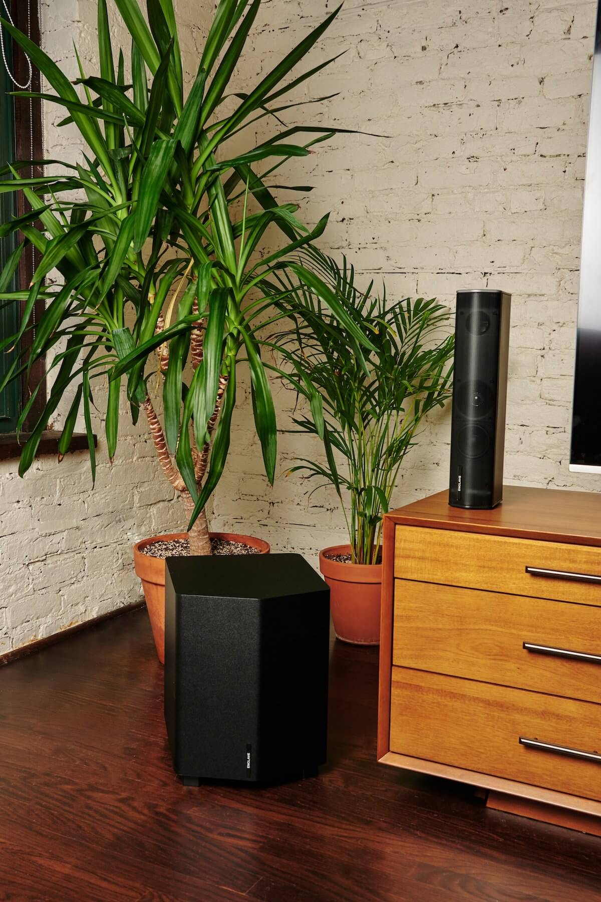 CineHome II 8&quot; Subwoofer